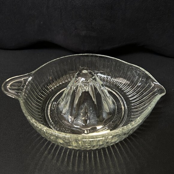 Vintage Ribbed Clear Glass Fruit Juicer with Handle and Pouring Spout - Picture 1 of 11